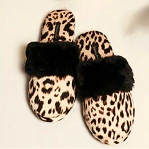 Victoria's Secret Signature Satin Faux Fur Slippers Animal Print Leopard Large